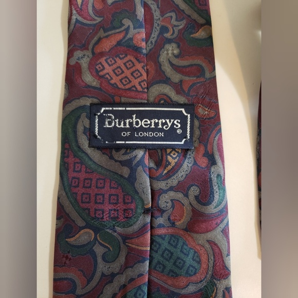 Burberrys Of London Tie 100% Pure Silk paisley - Picture 4 of 4